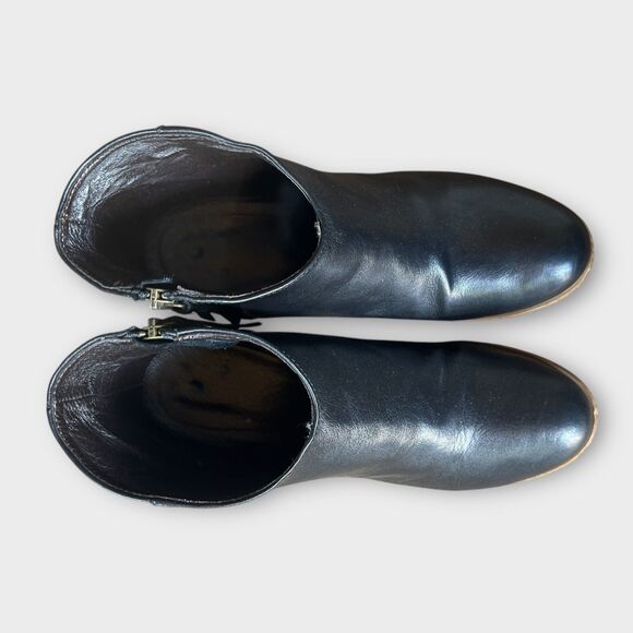 Davos Gomma Black Leather Ankle Booties Sz 9 Gently Loved, Stylish & Comfortable - Picture 5 of 9